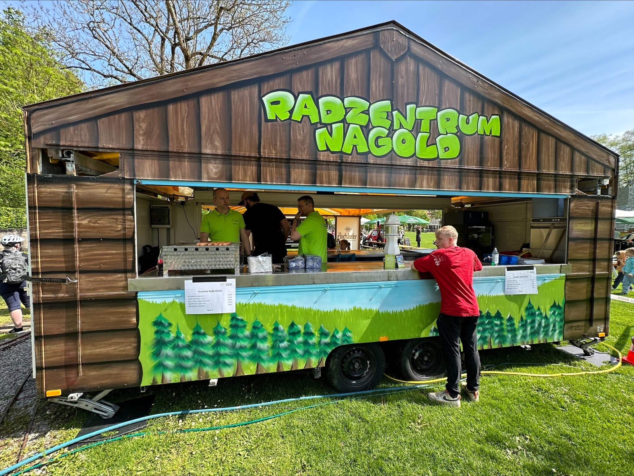 Radlerhütte · Bierwagen mit Zelt